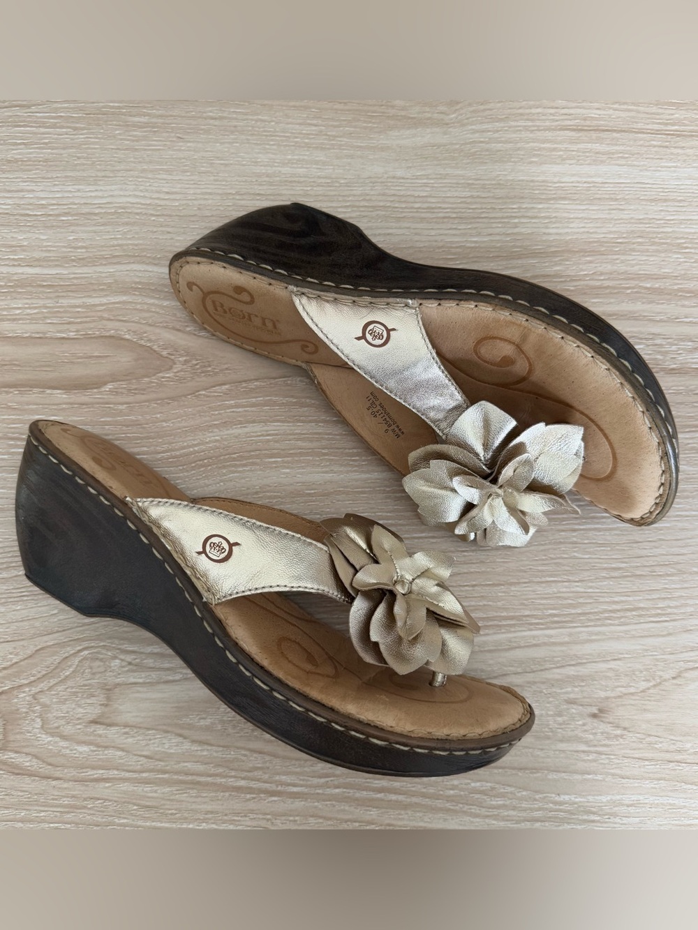 Born 9 Foil Floral Sandal Wedges Resort Vacation Getaway